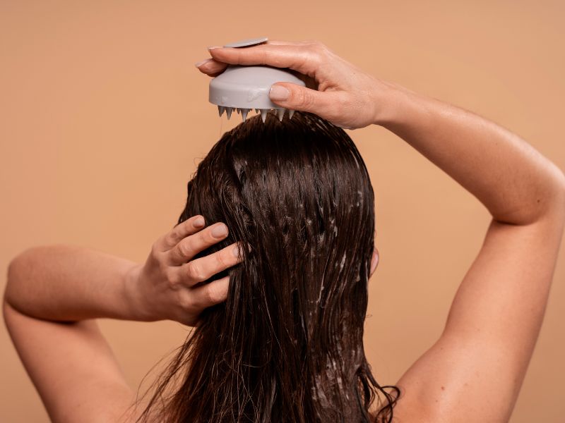 come applicare la maschera per capelli